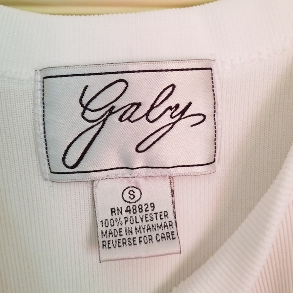 Cute tank top - Picture 2 of 2